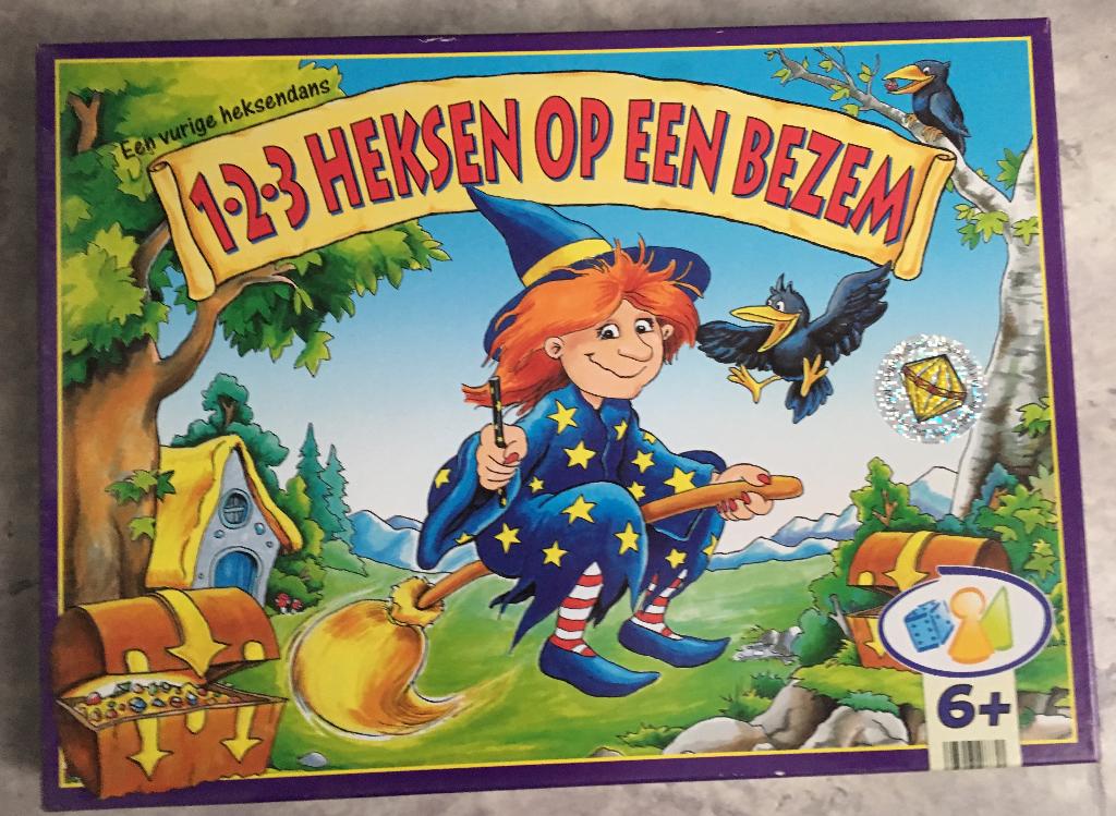 Heksen op een bezem, in goede staat!, Hobby en Vrije tijd, Gezelschapsspellen | Bordspellen, Drie of vier spelers, Ophalen of Verzenden