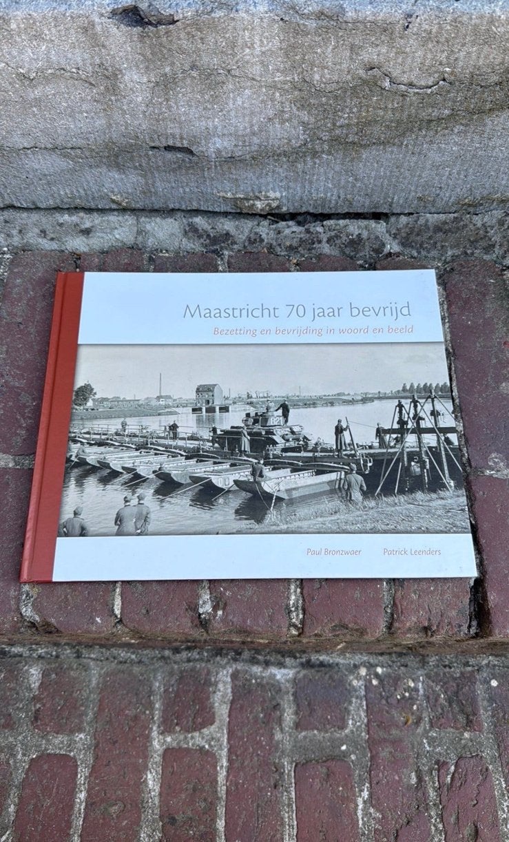 Maastricht 70 jaar bevrijd, Ophalen of Verzenden, Zo goed als nieuw