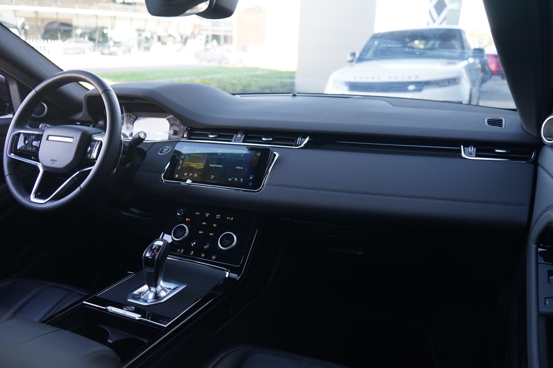 Land Rover Range Rover Evoque P300e AWD R-Dynamic SE | Merid, Automaat, 12 maanden, Vierwielaandrijving, SUV of Terreinwagen