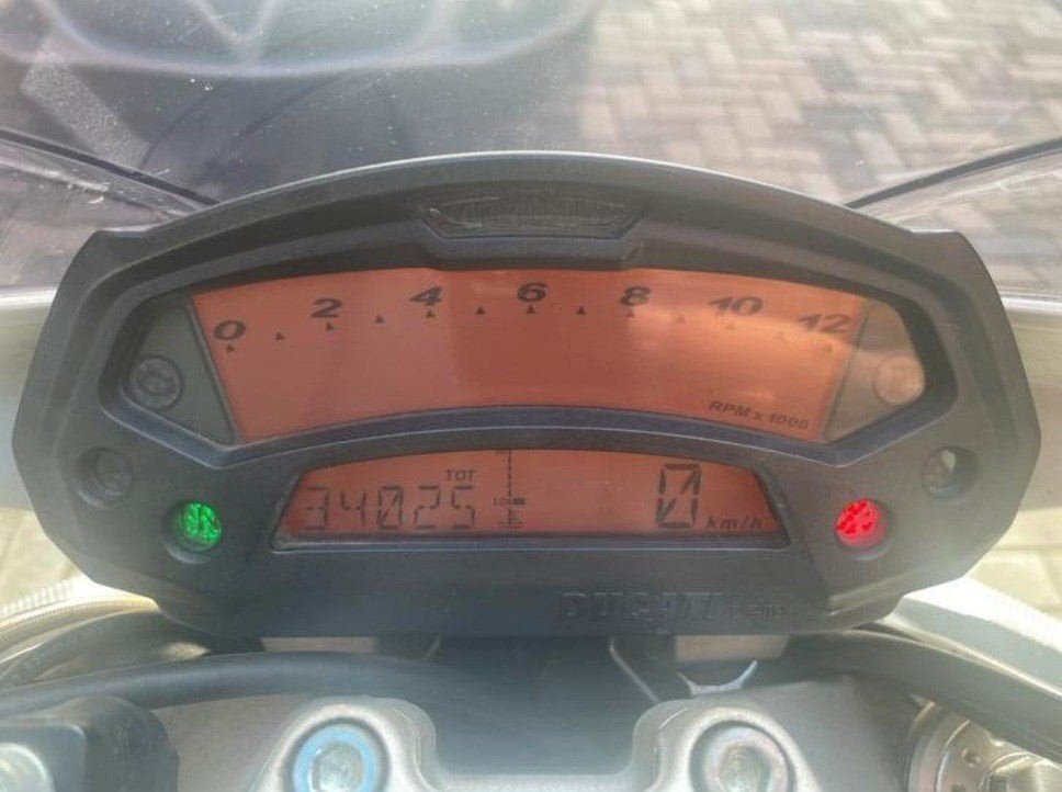 Ducati Monster 696 uit 2009 - Wit, Sportief, Motoren, 2 cilinders, Sportuitlaat, Gebruikt, Particulier