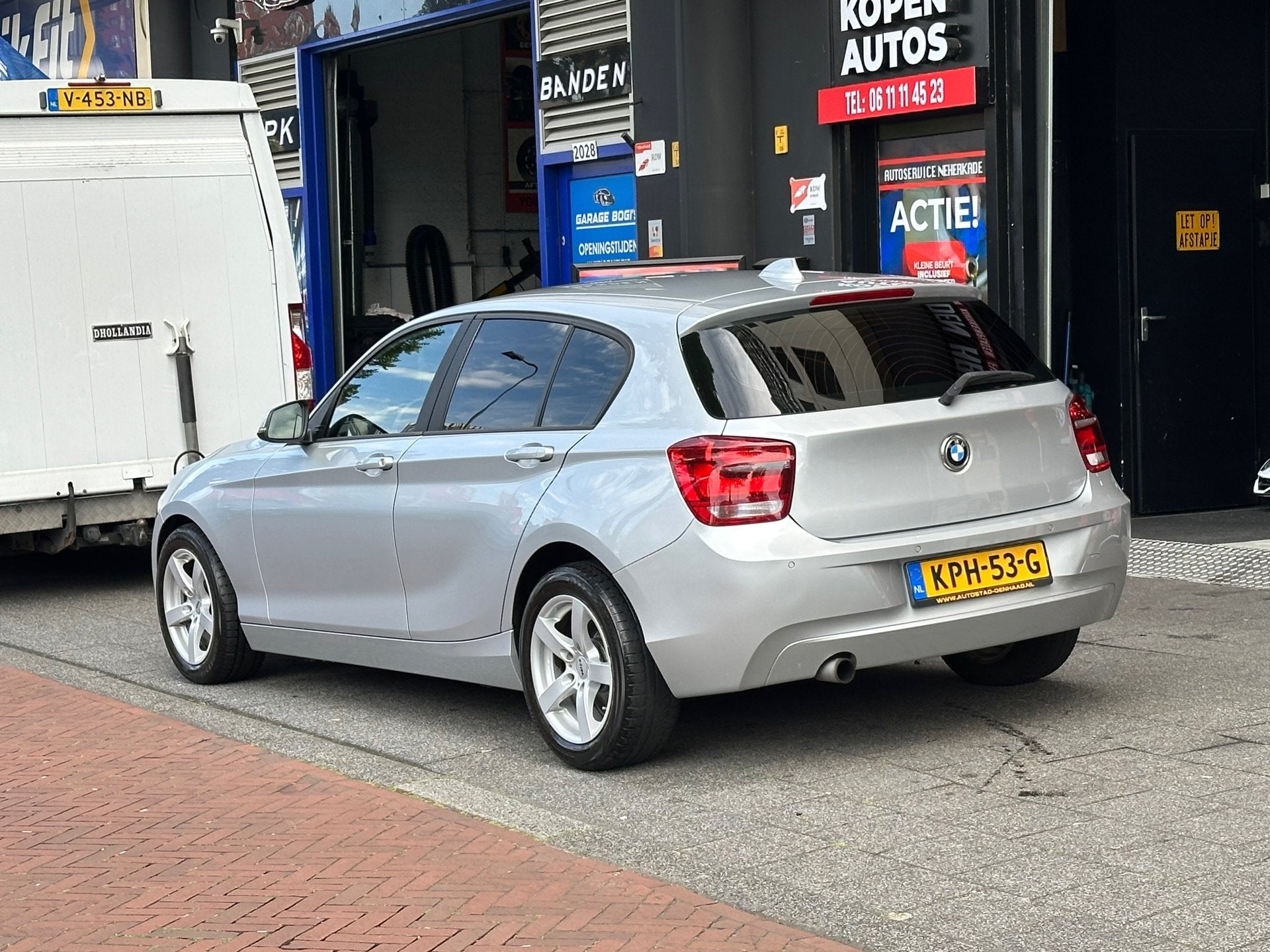 BMW 1-serie 116i Business Automaat Navi Clima PDC, Auto's, Euro 5, Gebruikt, 650 kg, 1285 kg