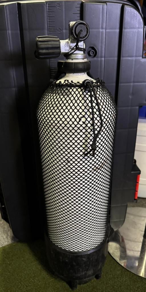 10 liter duikfles 230 bar keuring tot april 2031, Ophalen, https://www.kanoenduiksport.nl/contact/contact/, Duikfles, Kano en duiksport Zaltbommel