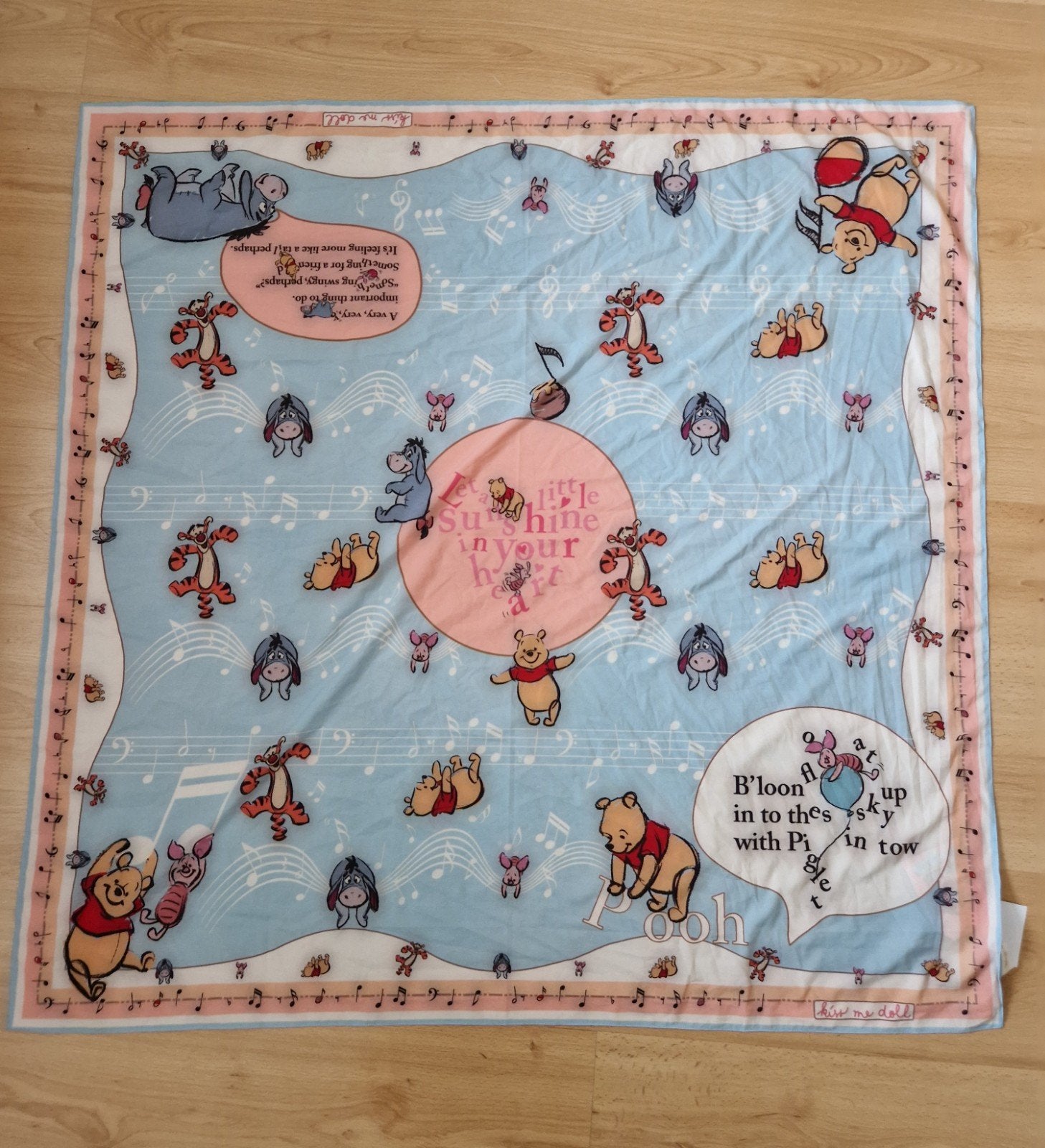 disney kiss me doll winnie poeh pooh the nieuw sjaal doek, Ophalen of Verzenden, Mickey Mouse, Zo goed als nieuw, Beeldje of Figuurtje