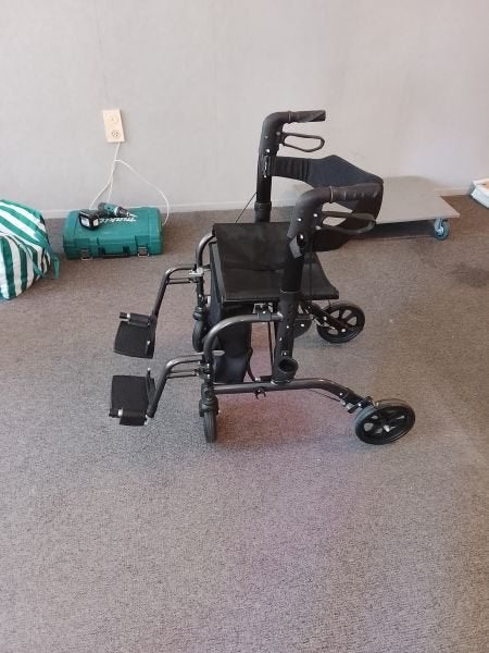 Rollator / Rolstoel, Ophalen, Opvouwbaar, Zo goed als nieuw