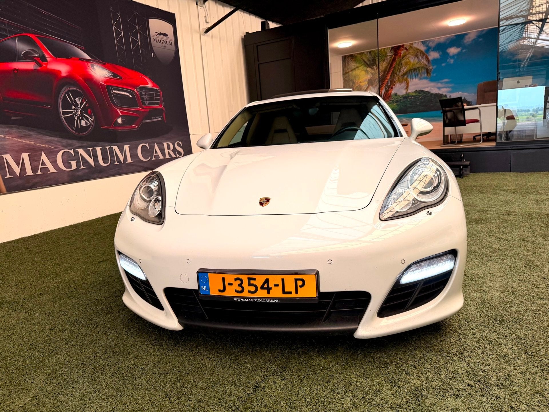 Porsche Panamera 3.0 5DRS NAP KM'S AUTOMAAT PANORAMADAK XENO, Auto's, Beige, 241 €/maand, 4 stoelen, Wit