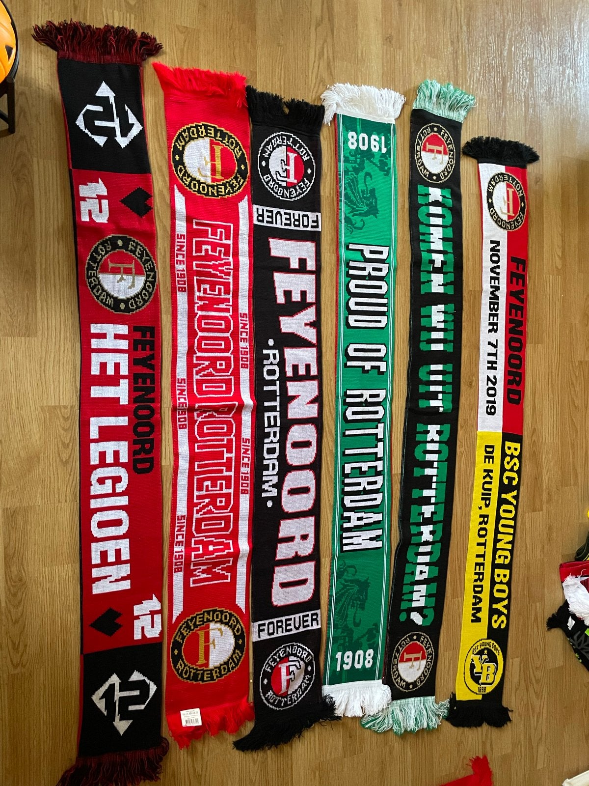 Grote collectie voetbal sjaals - Feyenoord, AZ, BVB, etc., Verzamelen, Sportartikelen en Voetbal, Gebruikt, Vaantje of Sjaal, Feyenoord