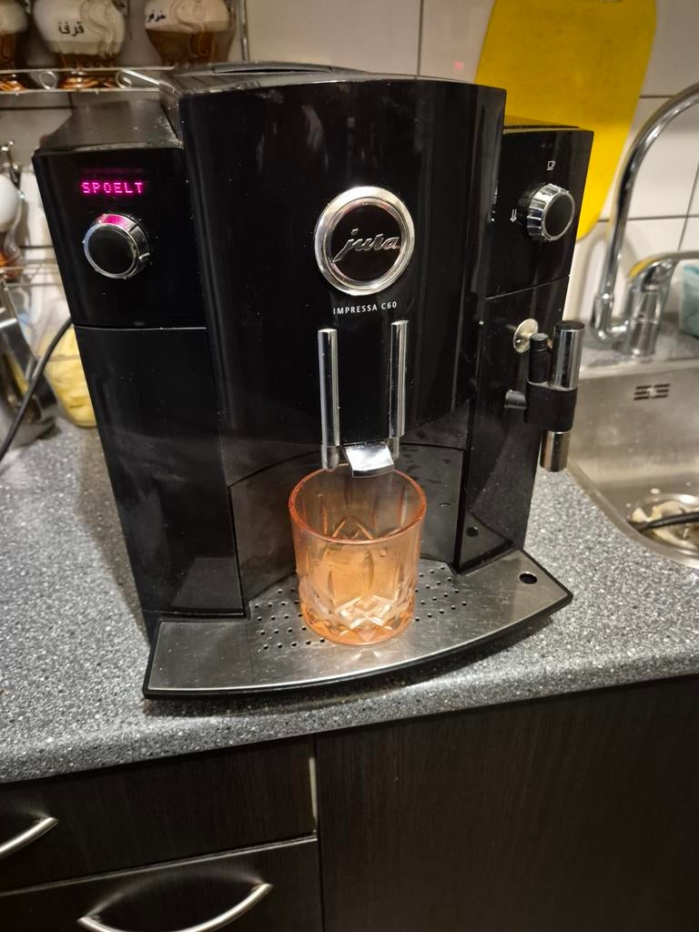 Jura impressa C60 te koop koffiemachine, Witgoed en Apparatuur, Koffiezetapparaten, Ophalen of Verzenden, Gebruikt, Koffiemachine