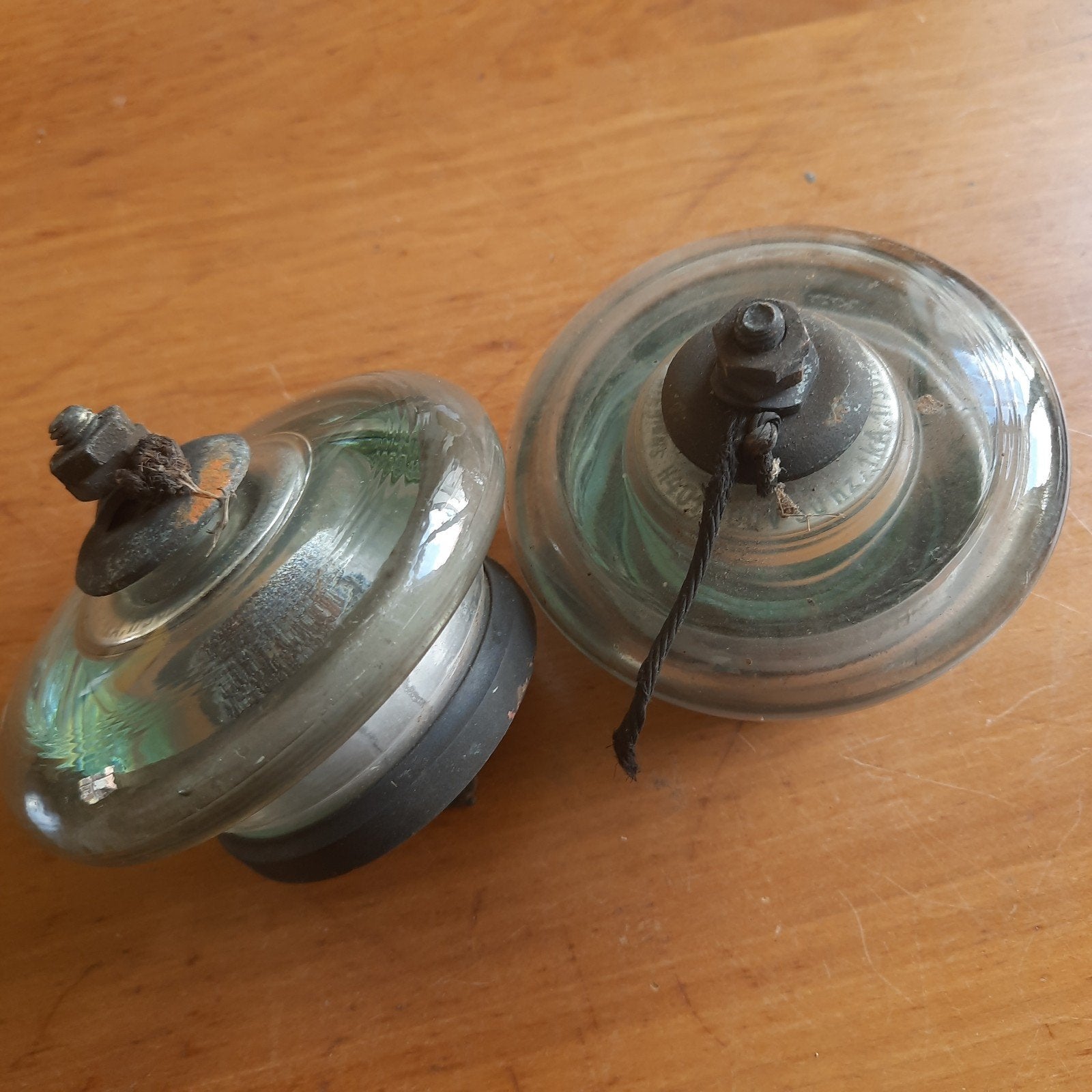 ISOLATOR: Twee Oude Siemens Glaskap Isolatoren Hoogspanning, Verzenden