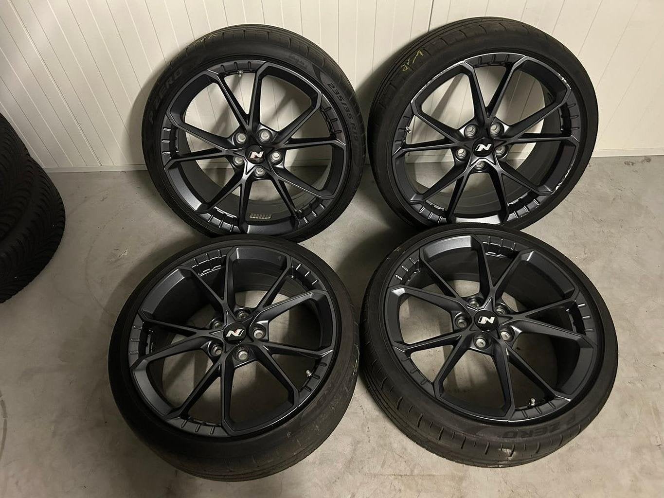 Originele Hyundai I30N 19 inch Pirelli P Zero 2023, Gebruikt, Banden en Velgen, 235 mm, Hyundai