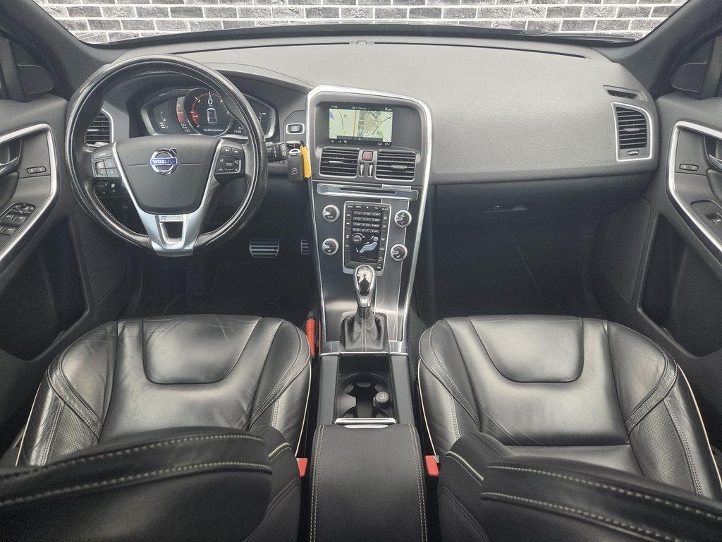 Volvo XC60 2.4 D5 AWD R-Design | Navigatie | Trekhaak | Lede, 197 €/maand, Bedrijf, Vierwielaandrijving, SUV of Terreinwagen