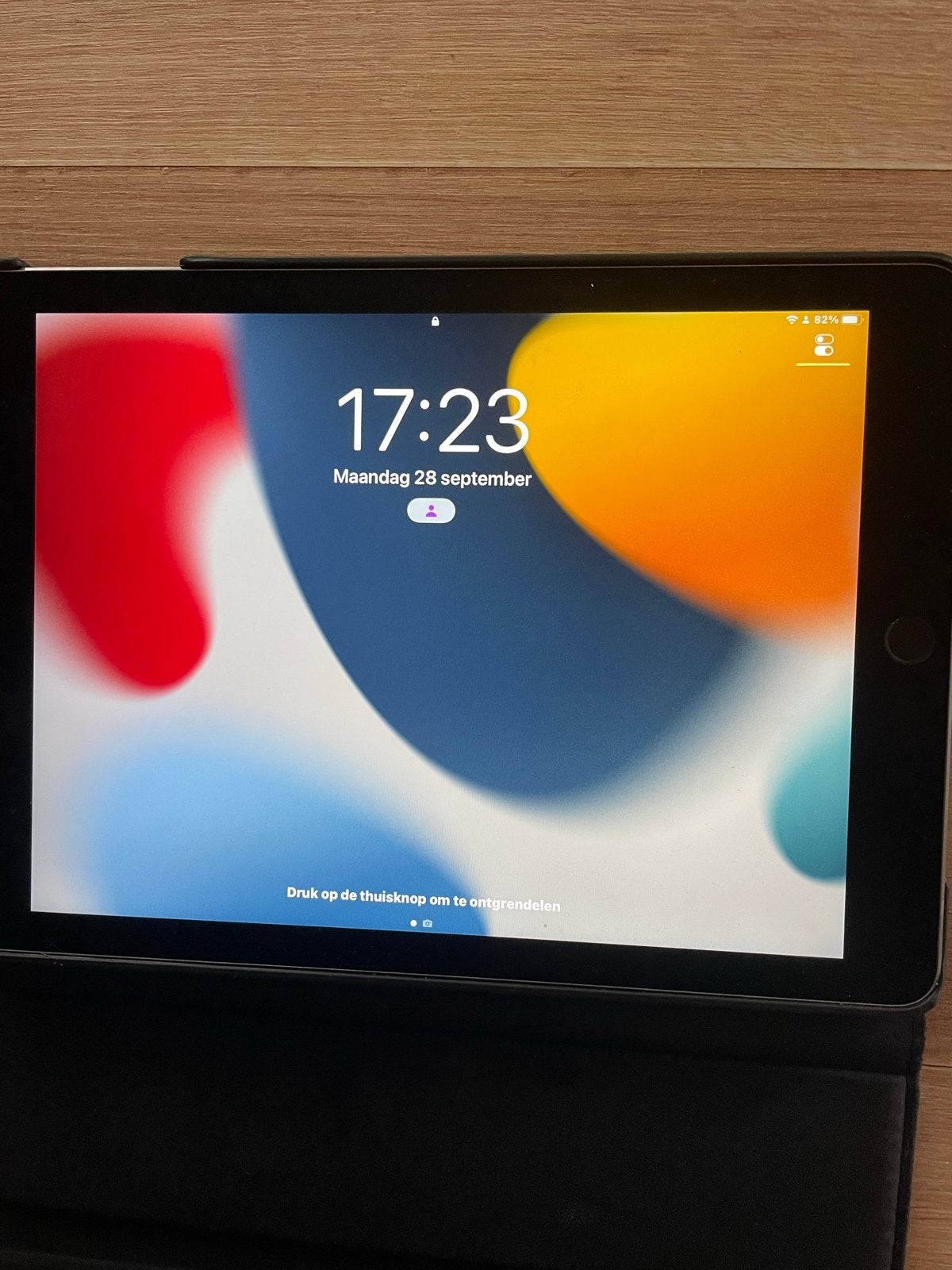 iPad air 2  32GB Wifi met doos, oplader en hoes
