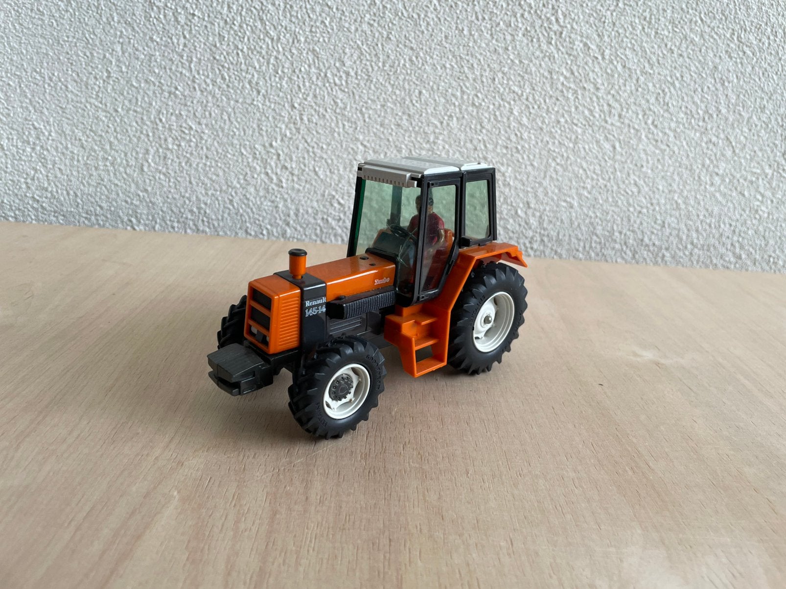 Britains renault 145-14 turbo tractor, Hobby en Vrije tijd, Ophalen of Verzenden, Gebruikt, Tractor of Landbouw, Britains