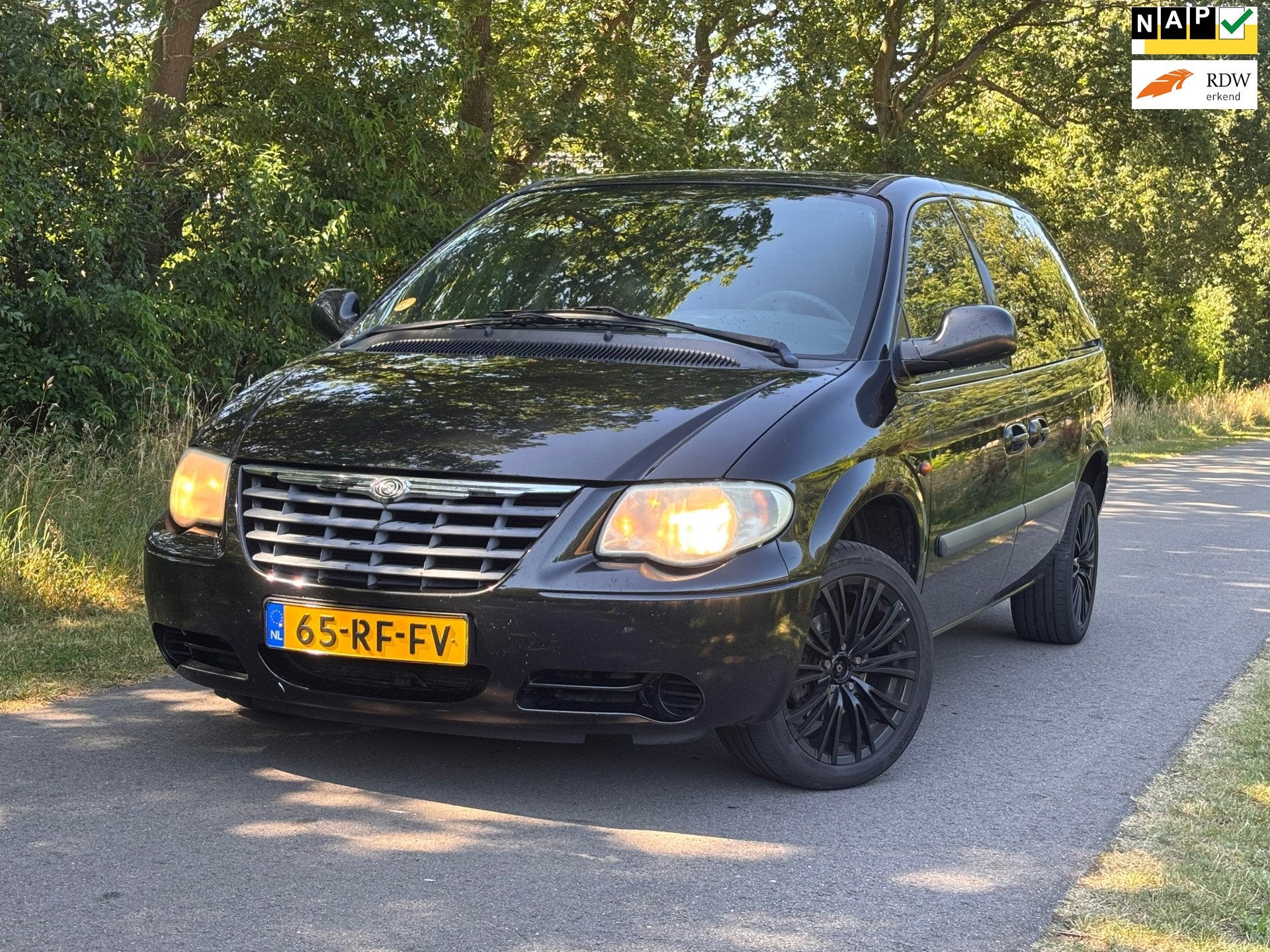 Chrysler Voyager 3.3i V6 SE Luxe | Automaat + Leder + Cruise, Auto's, Chrysler, 3301 cc, 450 kg, Gebruikt, 7 stoelen