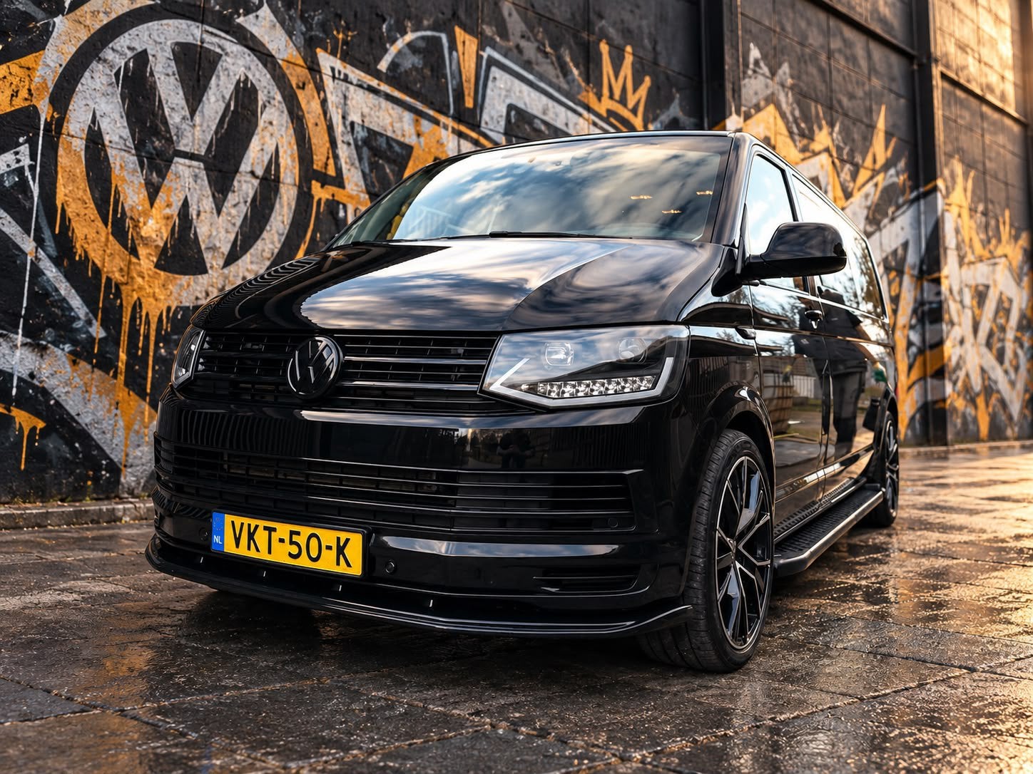 Volkswagen Transporter Kombi 2018, Auto's, 4 cilinders, Volkswagen, Zwart, Leder