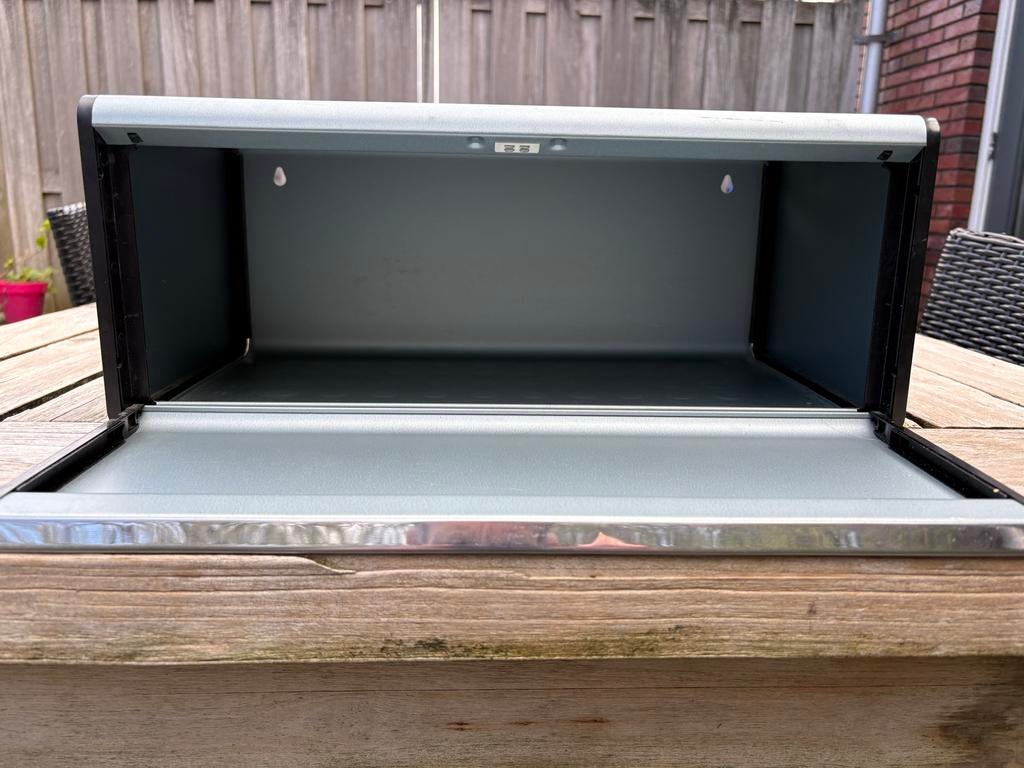 Brabantia Broodtrommel - Stijlvol en Functioneel, Ophalen, Zo goed als nieuw, Metaal, Broodtrommel
