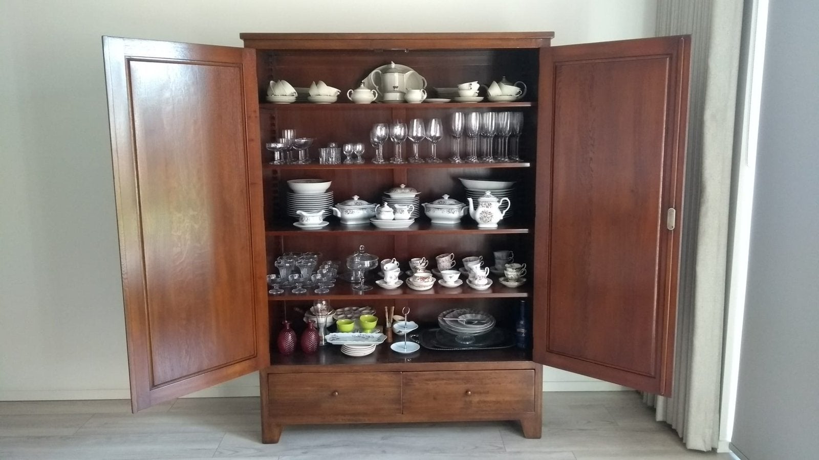 Massief kersenhouten kast, Ophalen