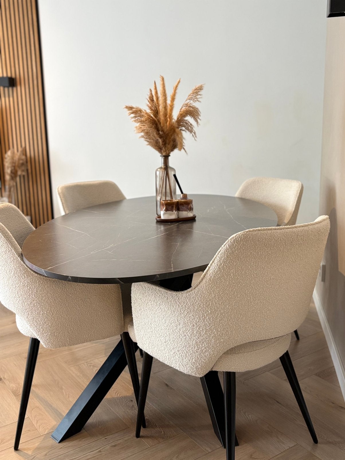 Eetkamerstoelen en eetkamertafel, Ophalen, Gebruikt, Wit, Vier