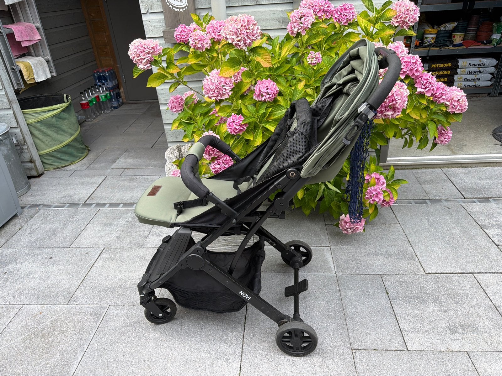 Novi compacte kinderwagen - Ideaal voor reizen!, Kinderen en Baby's, Kinderwagens en Combinaties, Ophalen, Zo goed als nieuw, Kinderwagen