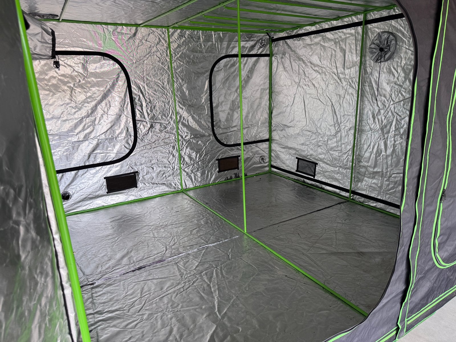 VEVOR Grow tent 305 x 305 x 203 cm nog geen jaar oud, Ophalen