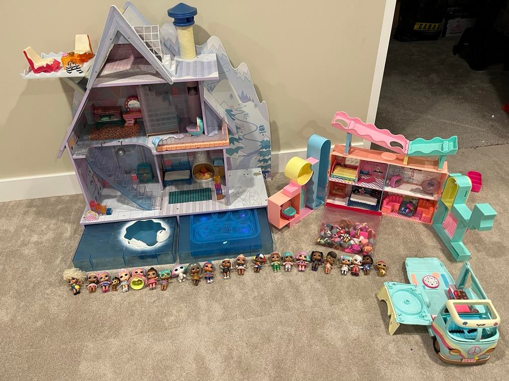L.O.L. Huis met campertje en LOL poppetjes, Ophalen, Gebruikt
