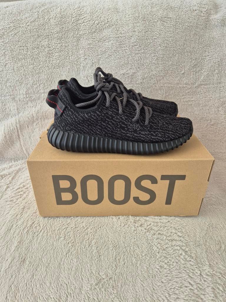 Yeezy 350 Pirate Black EU 40, Zwart, Nieuw, Ophalen of Verzenden, Sneakers of Gympen