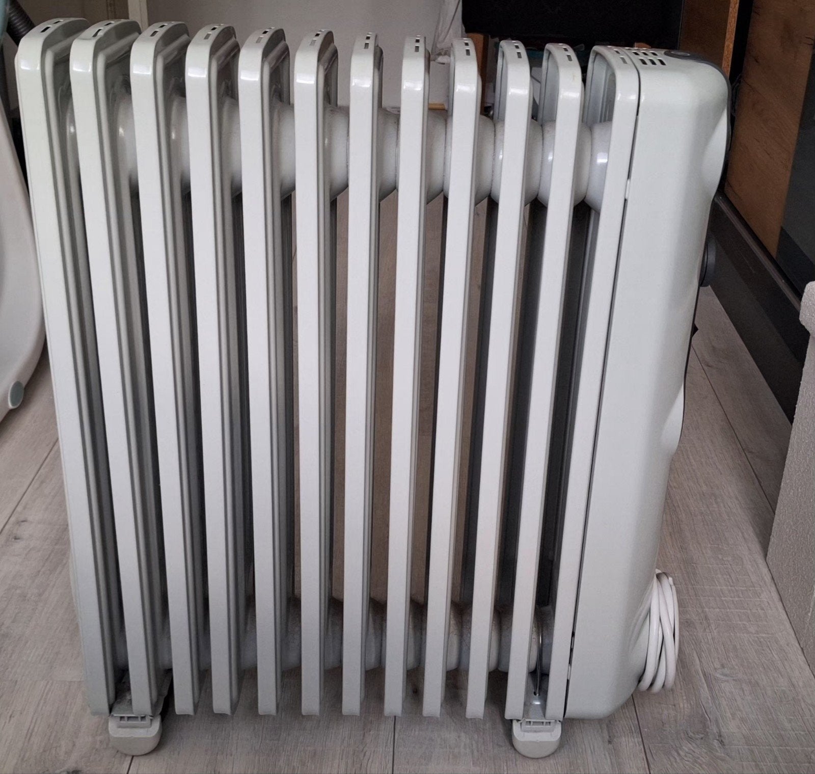 De'Longhi TRRS1225 Oliegevulde Radiator - 12 kamers, 2500W, Ophalen, 30 tot 80 cm, Radiator, Zo goed als nieuw