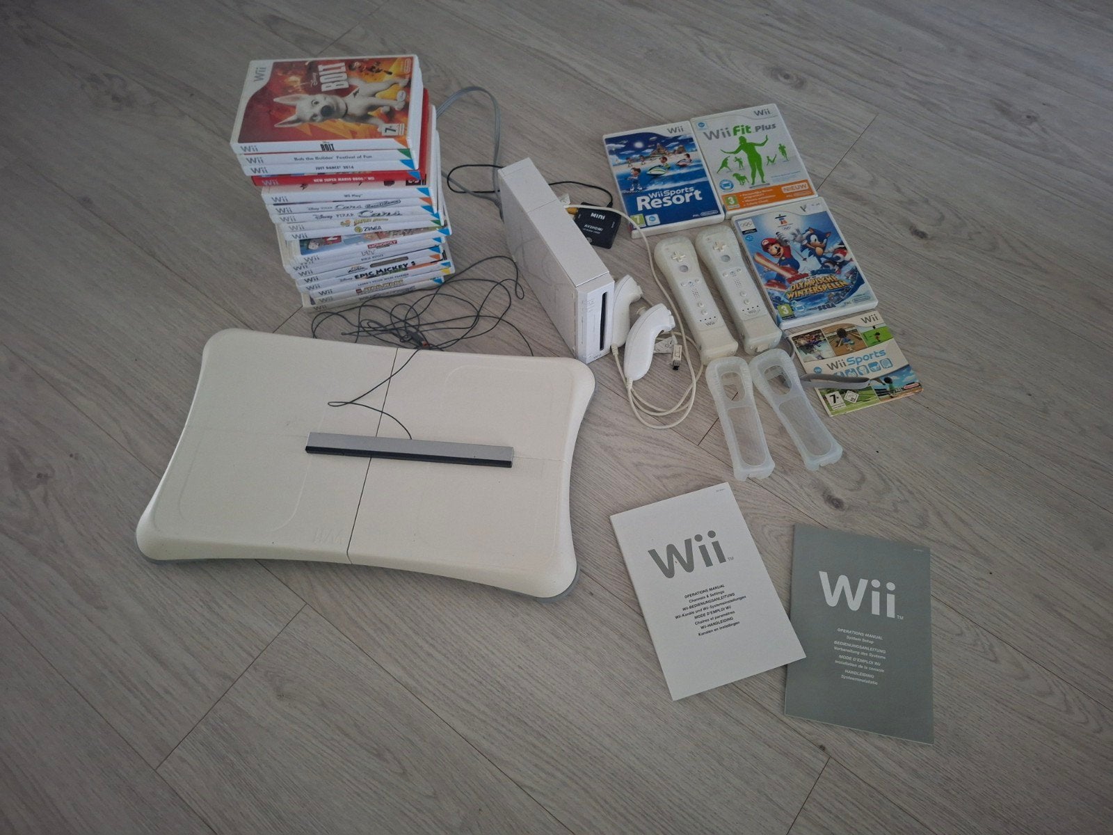 Complete Wii met spellen en accessoires, Spelcomputers en Games, Games | Nintendo Wii, Gebruikt, Overige genres, Eén computer