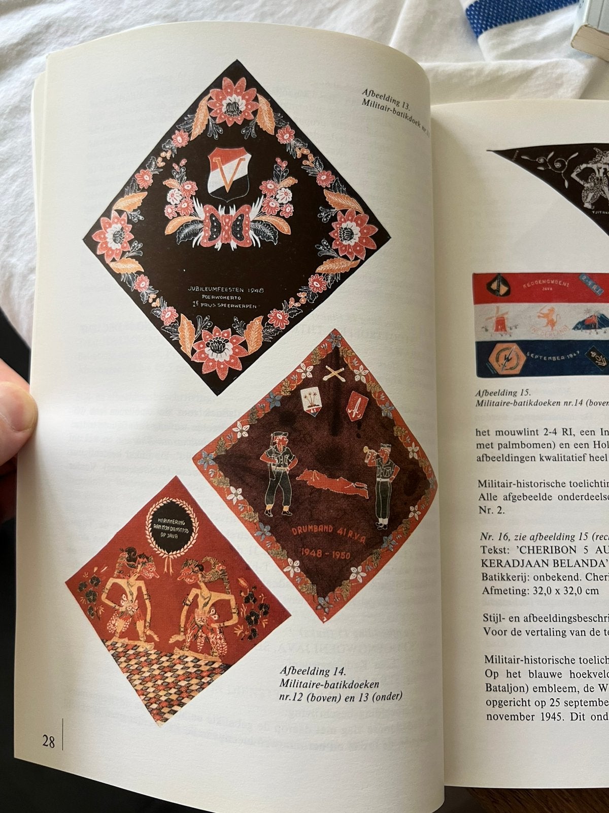 Naslagwerk oa KNIL batik doeken indonesië, Verzamelen, Verzenden, Duitsland, Boek of Tijdschrift