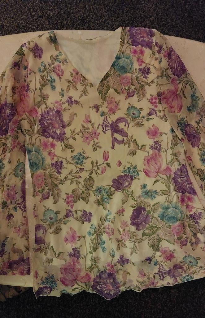 Mooie Dames Top met Bloemenprint voor de Zomer, Kleding | Dames, Tops, Zo goed als nieuw, Maat 36 (S), Overige kleuren, Lange mouw