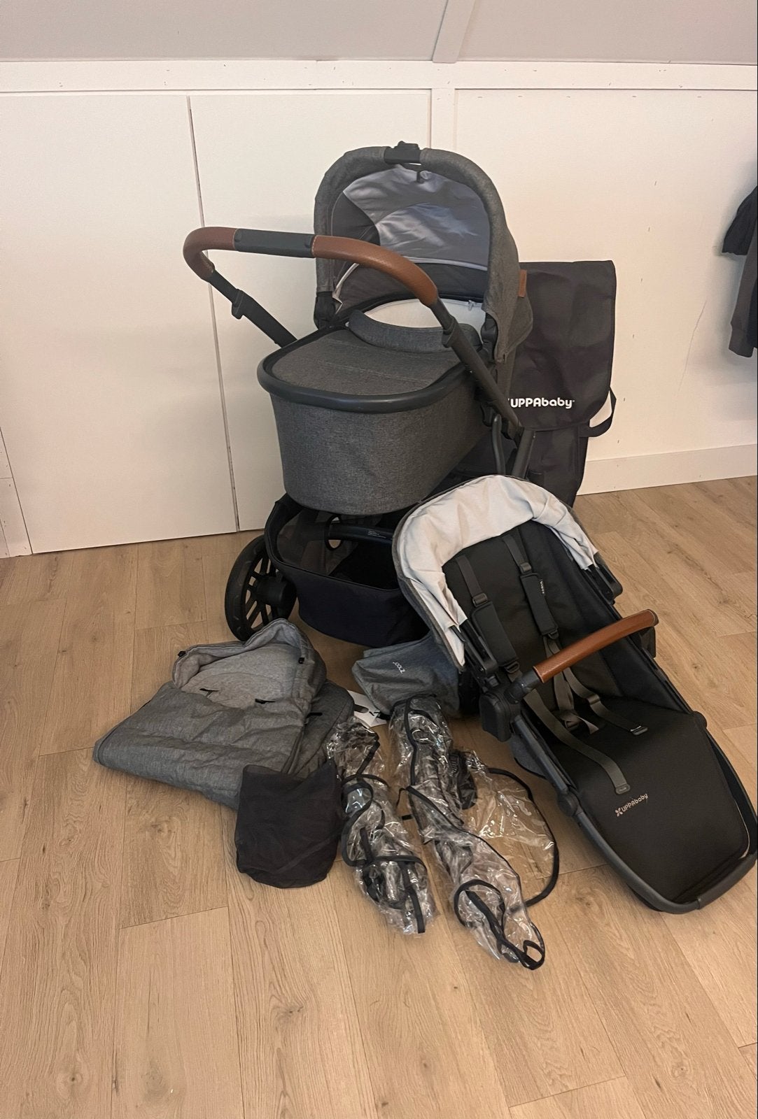 UPPAbaby Vista V2 Combiwagen met Reiswieg en Zitje, Kinderen en Baby's, Kinderwagens en Combinaties, Gebruikt, Combiwagen, Met reiswieg