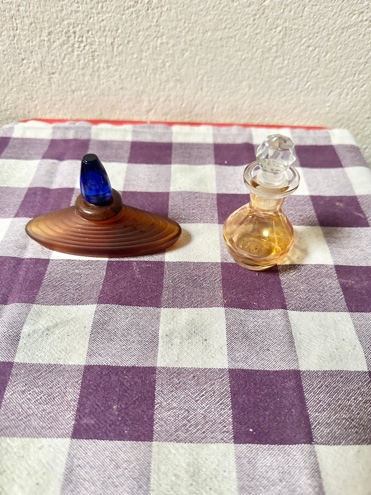 2 lege parfumflesjes, Verzamelen, Parfumverzamelingen, Ophalen of Verzenden, Gebruikt, Parfumfles