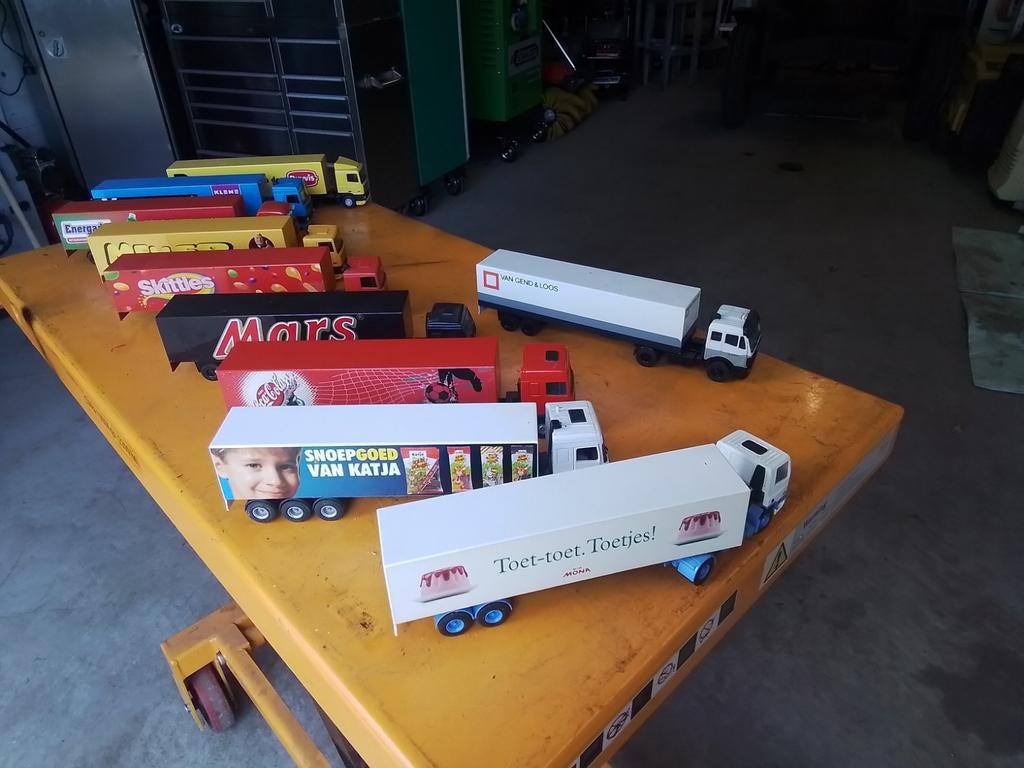 Lion toys vrachtwagens 10stuks, Hobby en Vrije tijd, Modelauto's | 1:50, Ophalen of Verzenden, Bus of Vrachtwagen, Lion Toys