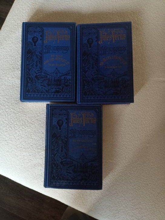 drie boeken Jules Verne, Ophalen