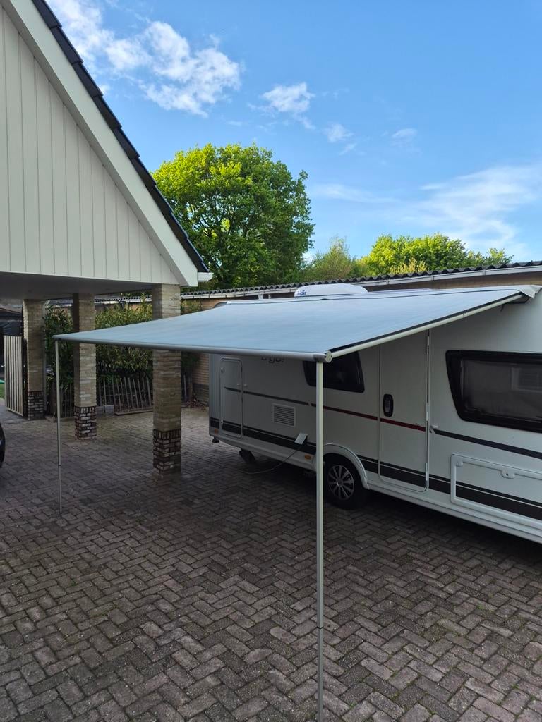 Zakluifel, Thule Omnistor 1200 425 uitval 2.50, Ophalen, Zo goed als nieuw