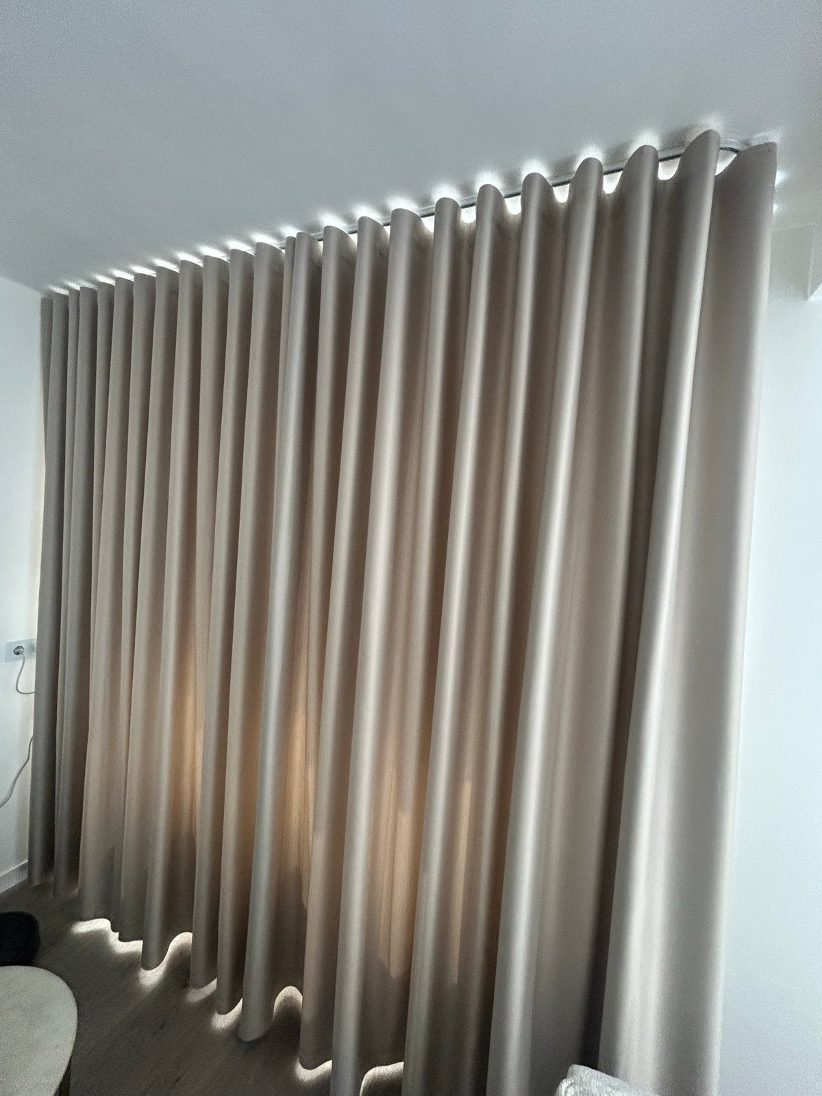 Montage alle soort gordijnen en plisse horren.Snel en netjes, Vitrage, Gebruikt, Beige, Ophalen of Verzenden