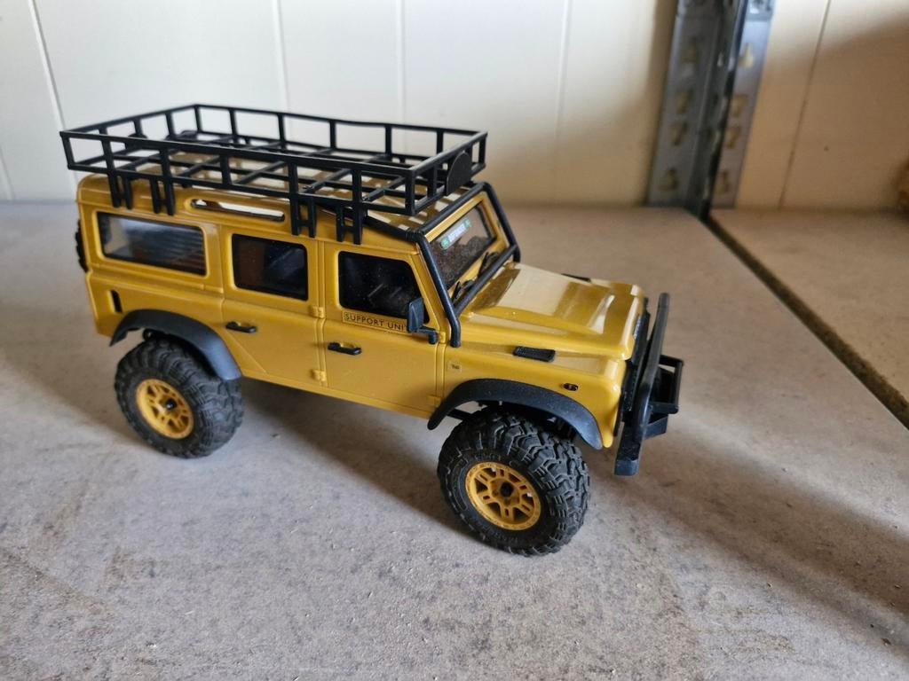 FMS Land Rover Defender 1:24 RC Auto Camel Trophy Edition, Elektro, Auto offroad, Ophalen of Verzenden, Zo goed als nieuw
