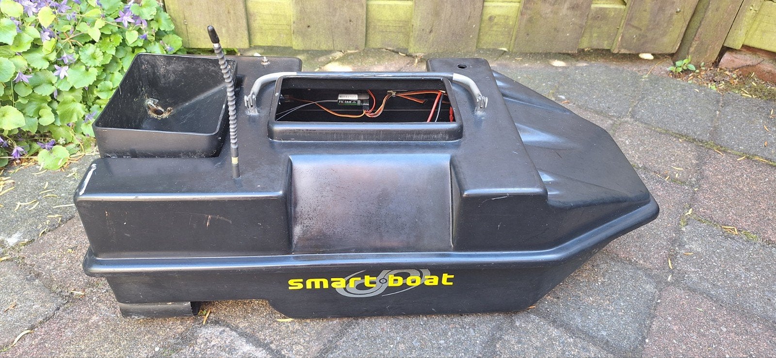 Smart Boat voerboot - voor onderdelen, werking onbekend, Ophalen of Verzenden, Gebruikt, Groter dan 1:32