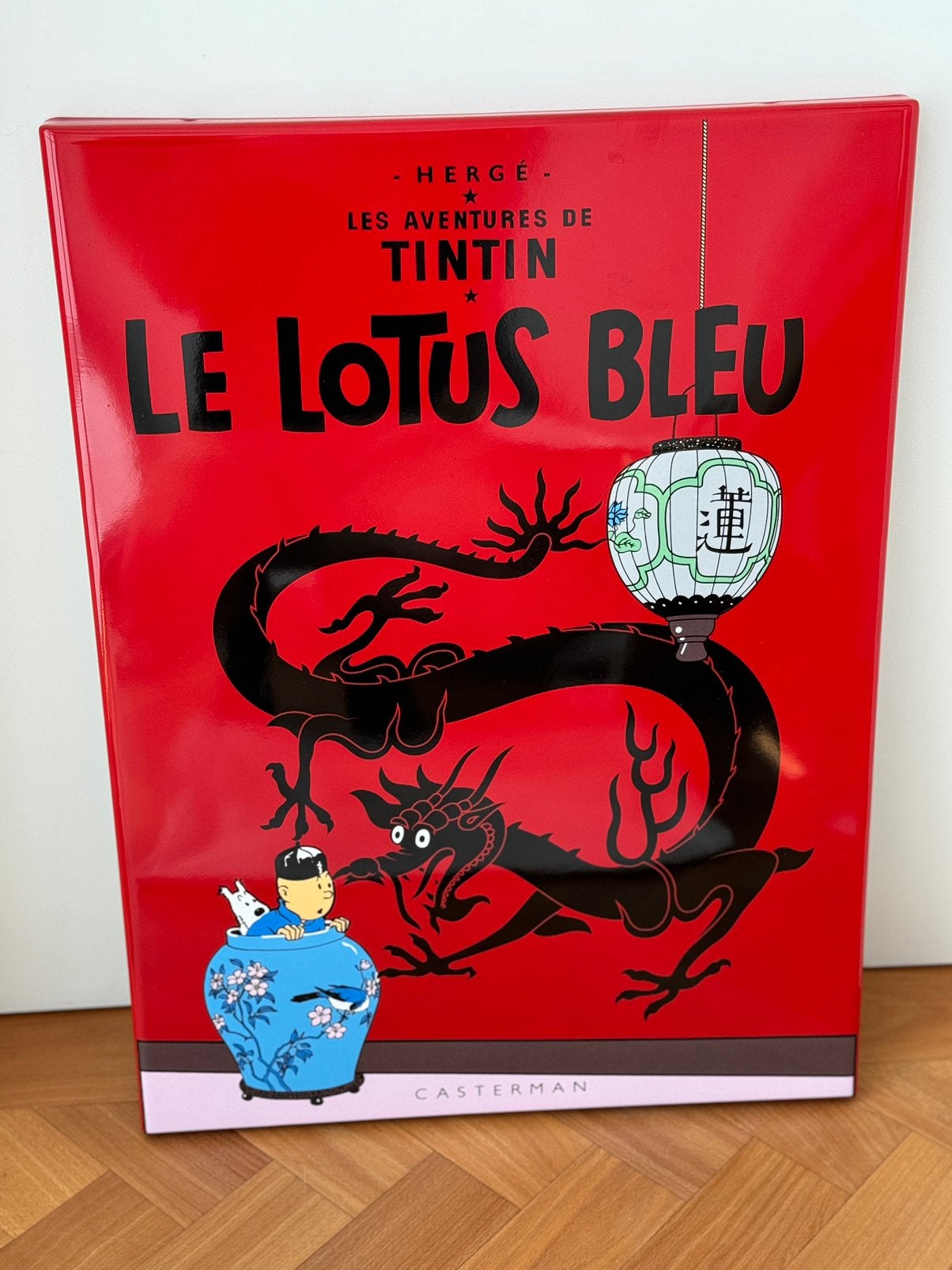 Kuifje blauwe geëmailleerde lotusplaat, Ophalen of Verzenden, Kuifje, Zo goed als nieuw, Beeldje of Figuurtje