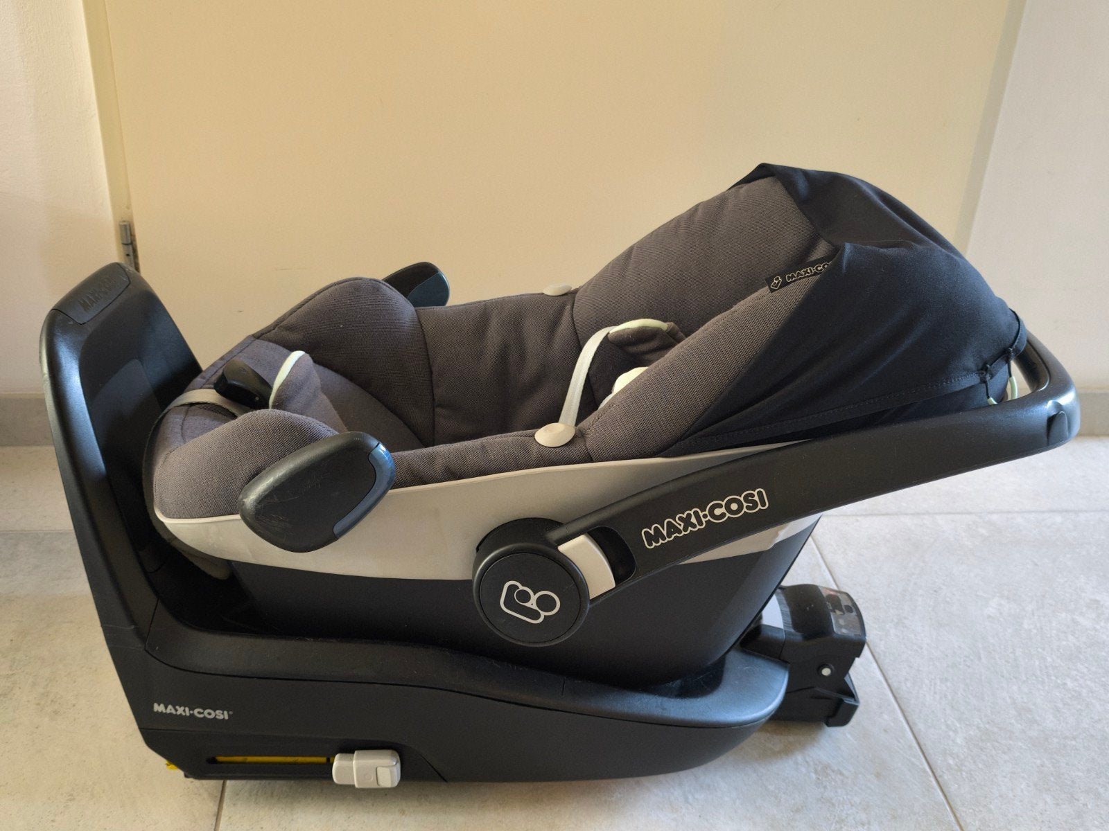 Maxi-Cosi Pebble Plus autostoel met 2wayFix base, Ophalen, Autogordel of Isofix, Gebruikt, Zijbescherming