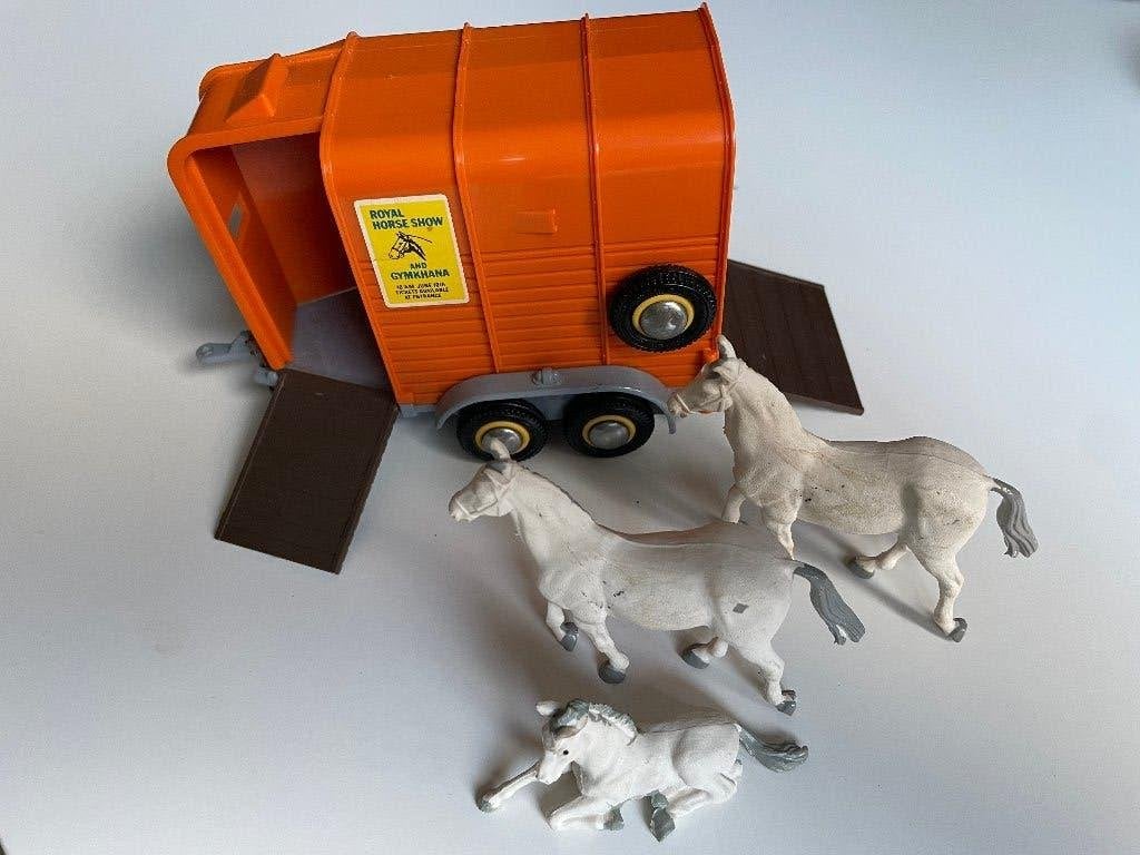 Britains Beaufort Double Horse Box Trailer, Hobby en Vrije tijd, Modelauto's | 1:32, Ophalen of Verzenden, Zo goed als nieuw, Tractor of Landbouw