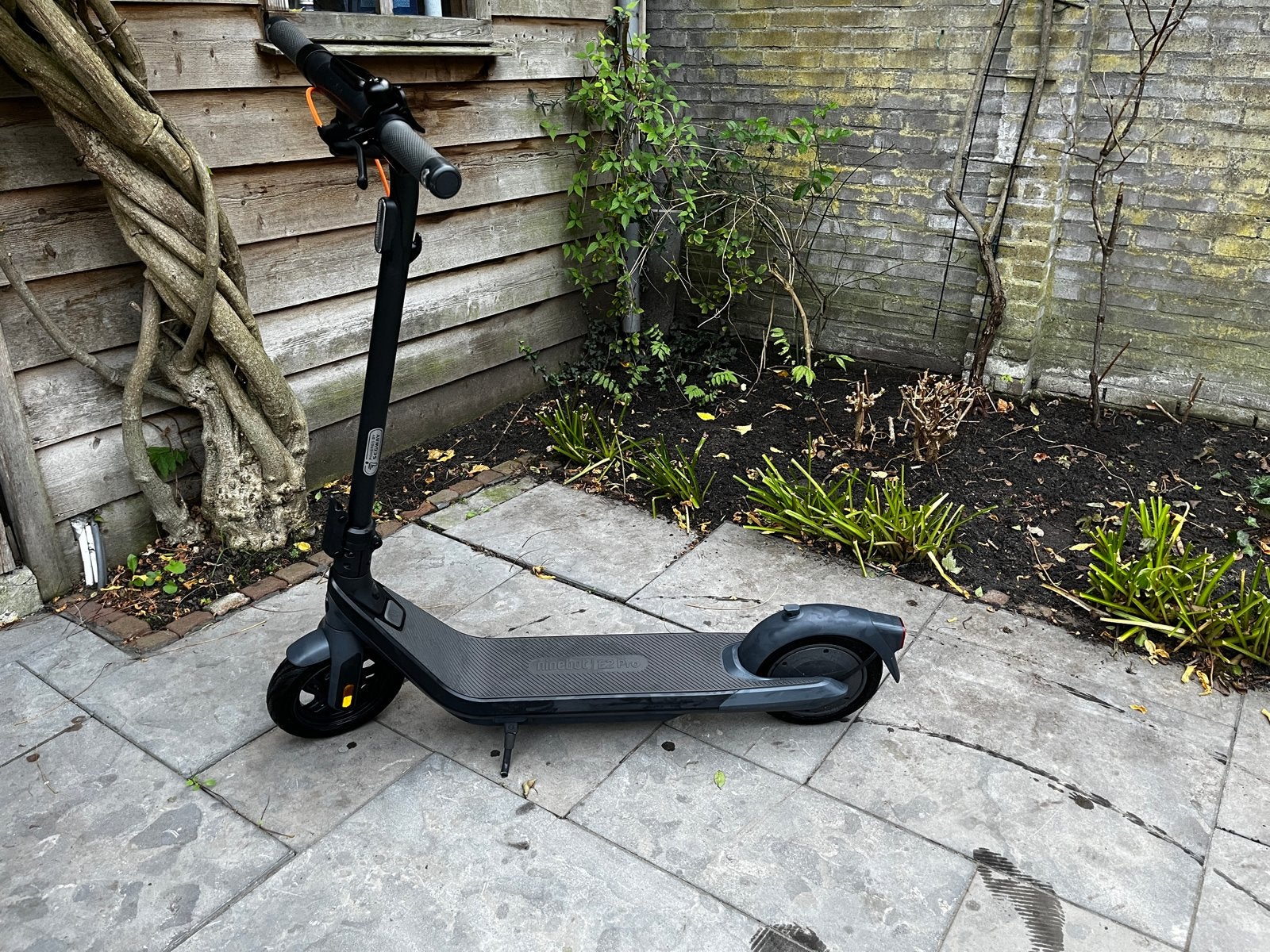 Ninebot E2 Pro elektrische step - z.g.a.n., Fietsen en Brommers, Ophalen, Zo goed als nieuw, Elektrische step (E-scooter)