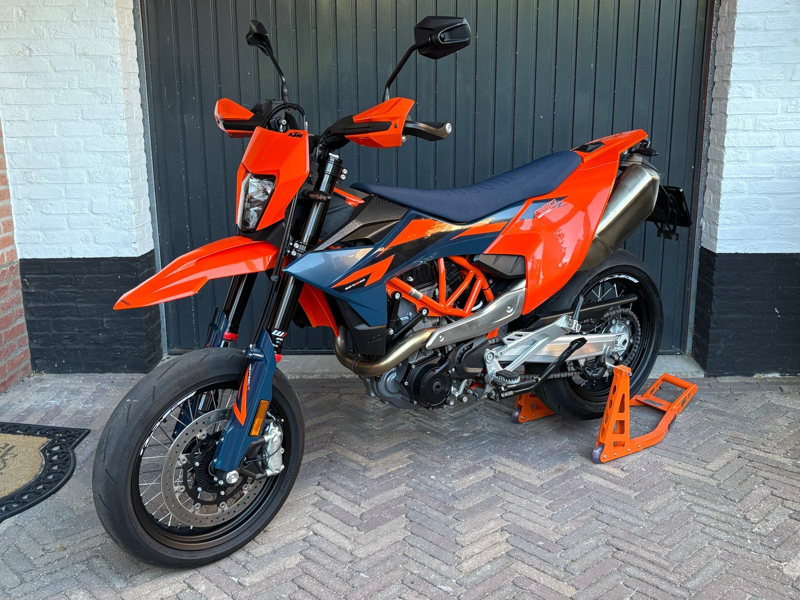 KTM 690 SMC R Supermoto fabrieksgarantie t/m okt. 2029!, Gebruikt, Particulier, Traction Control, Handgeschakeld