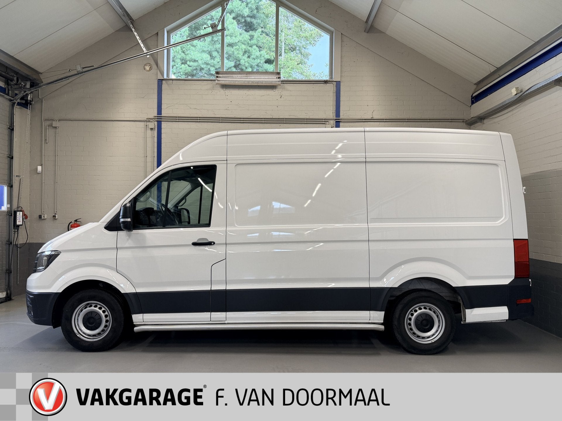 Volkswagen Crafter 35 2.0 TDI L3H3 Highline | Nav | Trekhaak, Gebruikt, Euro 6, 4 cilinders, Volkswagen