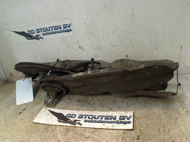 Draagarm Links Achter Mercedes-Benz A (W176) 2012, Gebruikt, Mercedes-Benz AG, Mercedes-Benz, Mercedesstraße 120, Stuttgart 70372, , Duitsland