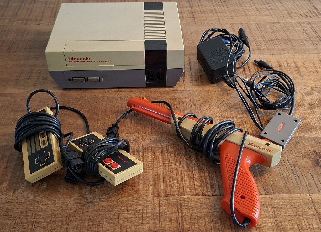 Nintendo 8 bit inclusief 1985 zapper, Spelcomputers en Games, Ophalen, Gebruikt, Overige genres, 1 speler