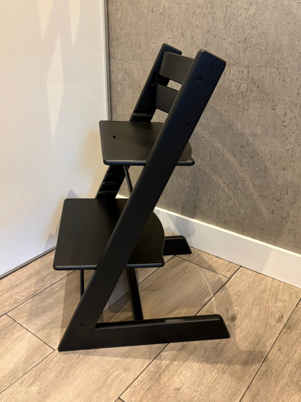 Mat zwarte stokke tripp trapp stoel , netjes, Kinderen en Baby's, Kinderstoelen, Ophalen of Verzenden, Zo goed als nieuw, Meegroeistoel