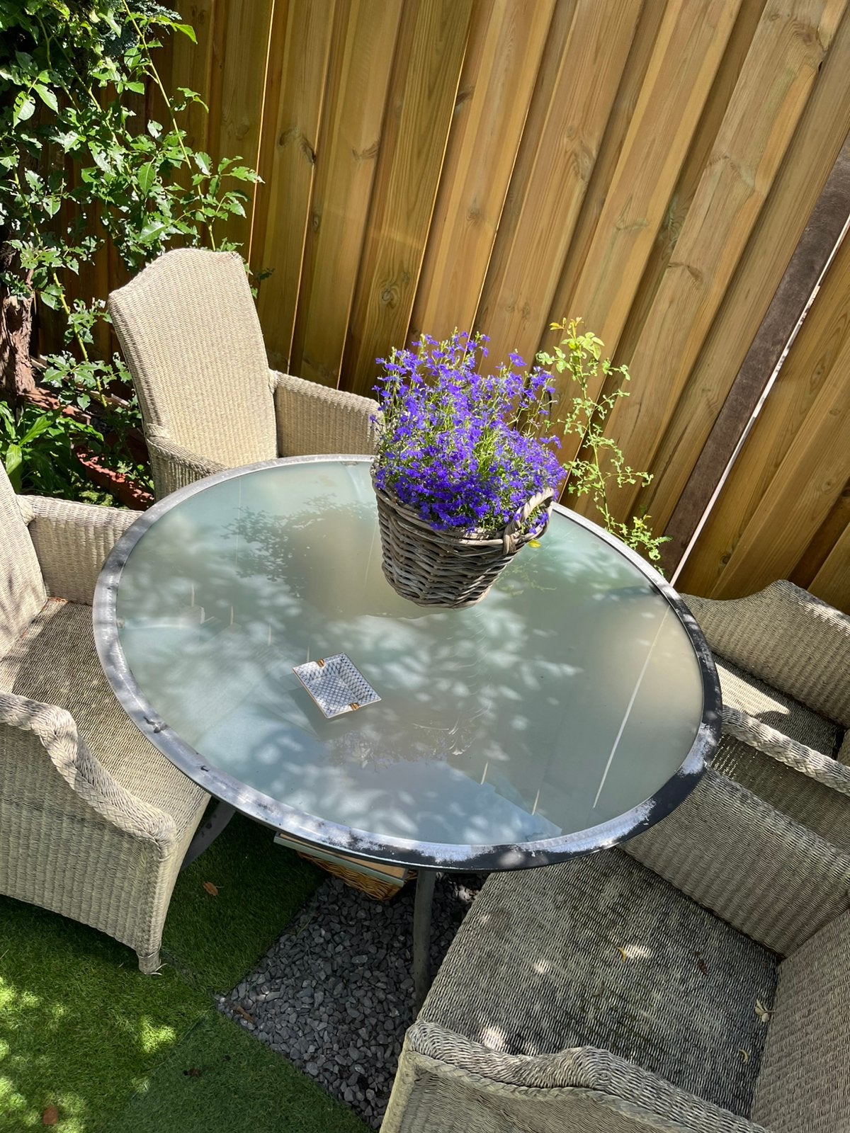 Tuin set 4 stoelen en glazen tafel, Ophalen, Zo goed als nieuw