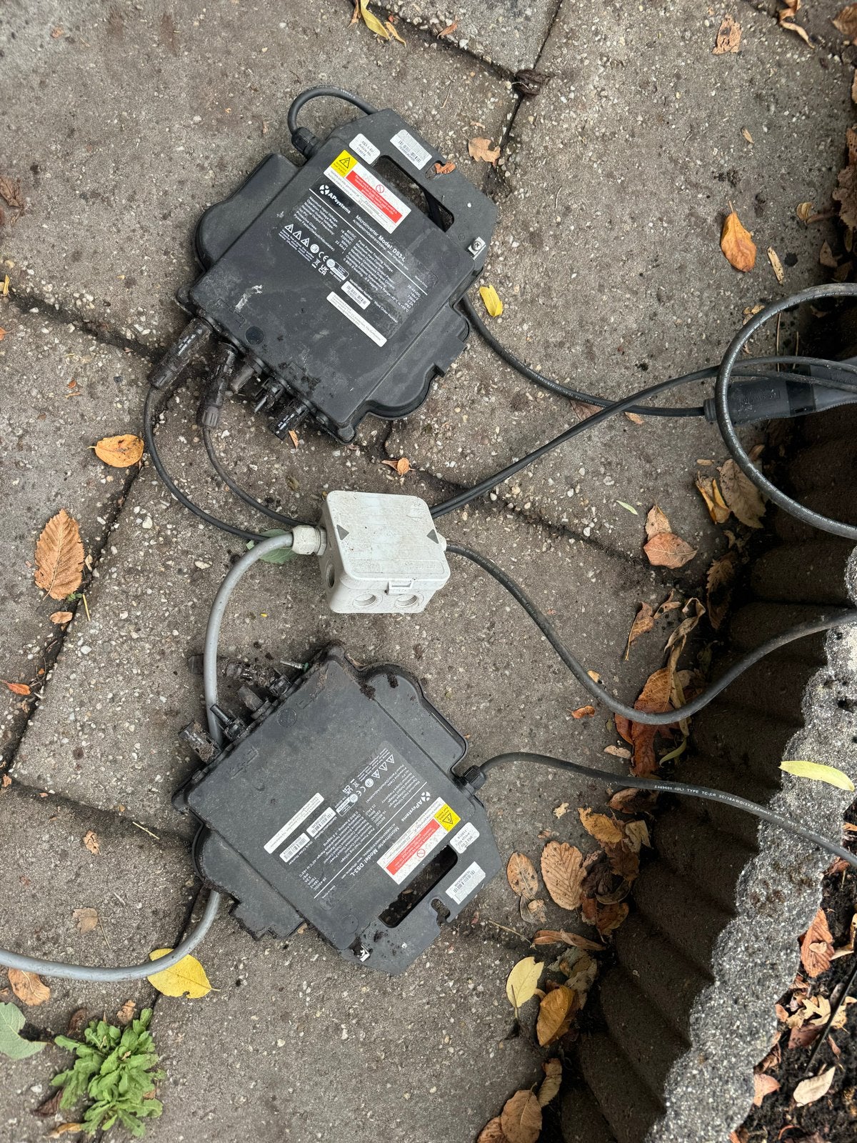 3x JA Solar 370Wp zonnepanelen met APsystems DS3-L omvormers, Doe-het-zelf en Verbouw, Zonnepanelen en Toebehoren, Ophalen, Gebruikt