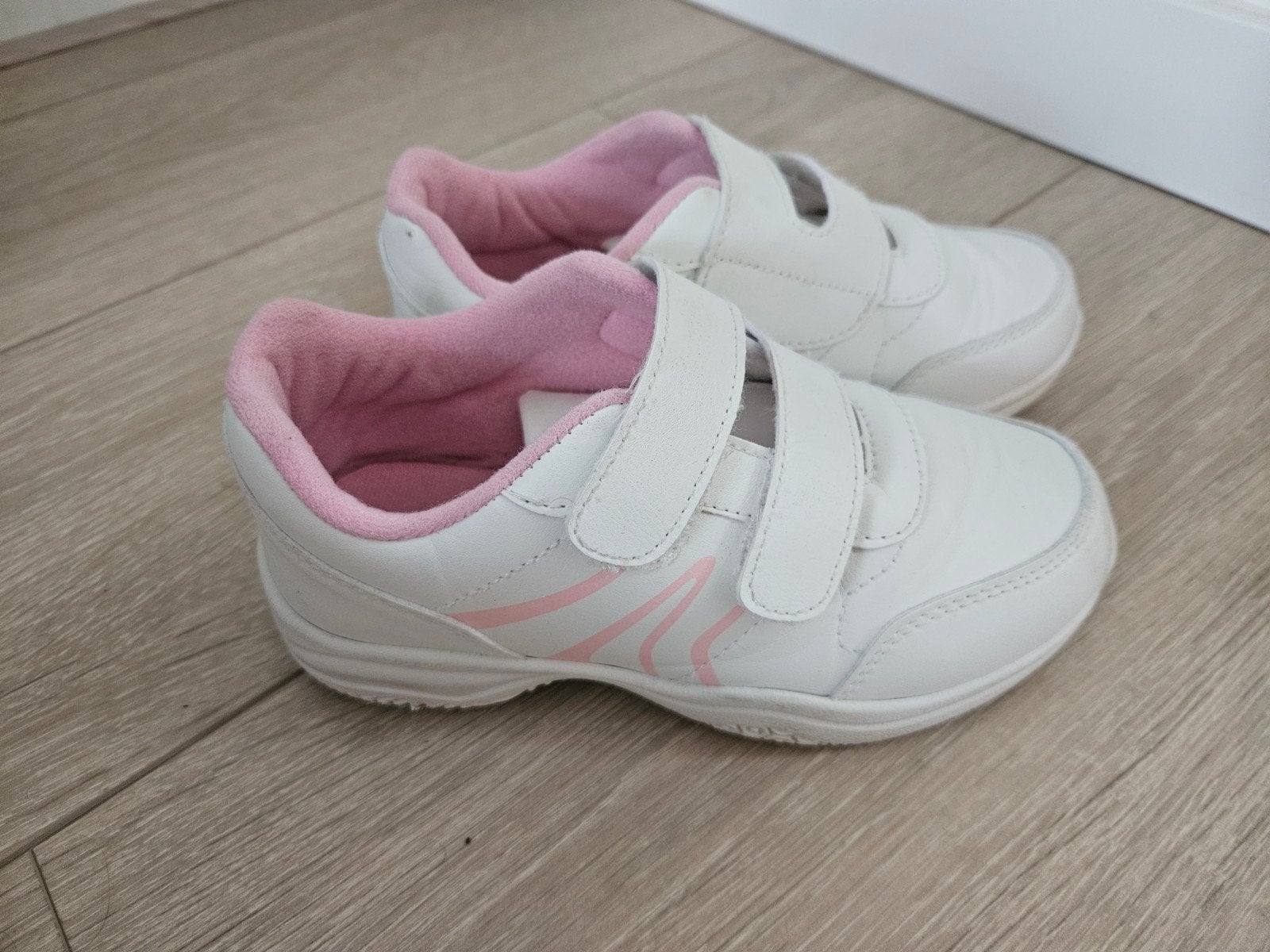 gymschoenen maat 31, Kinderen en Baby's, Kinderkleding | Schoenen en Sokken, Ophalen, Gebruikt, Meisje, Sportschoenen