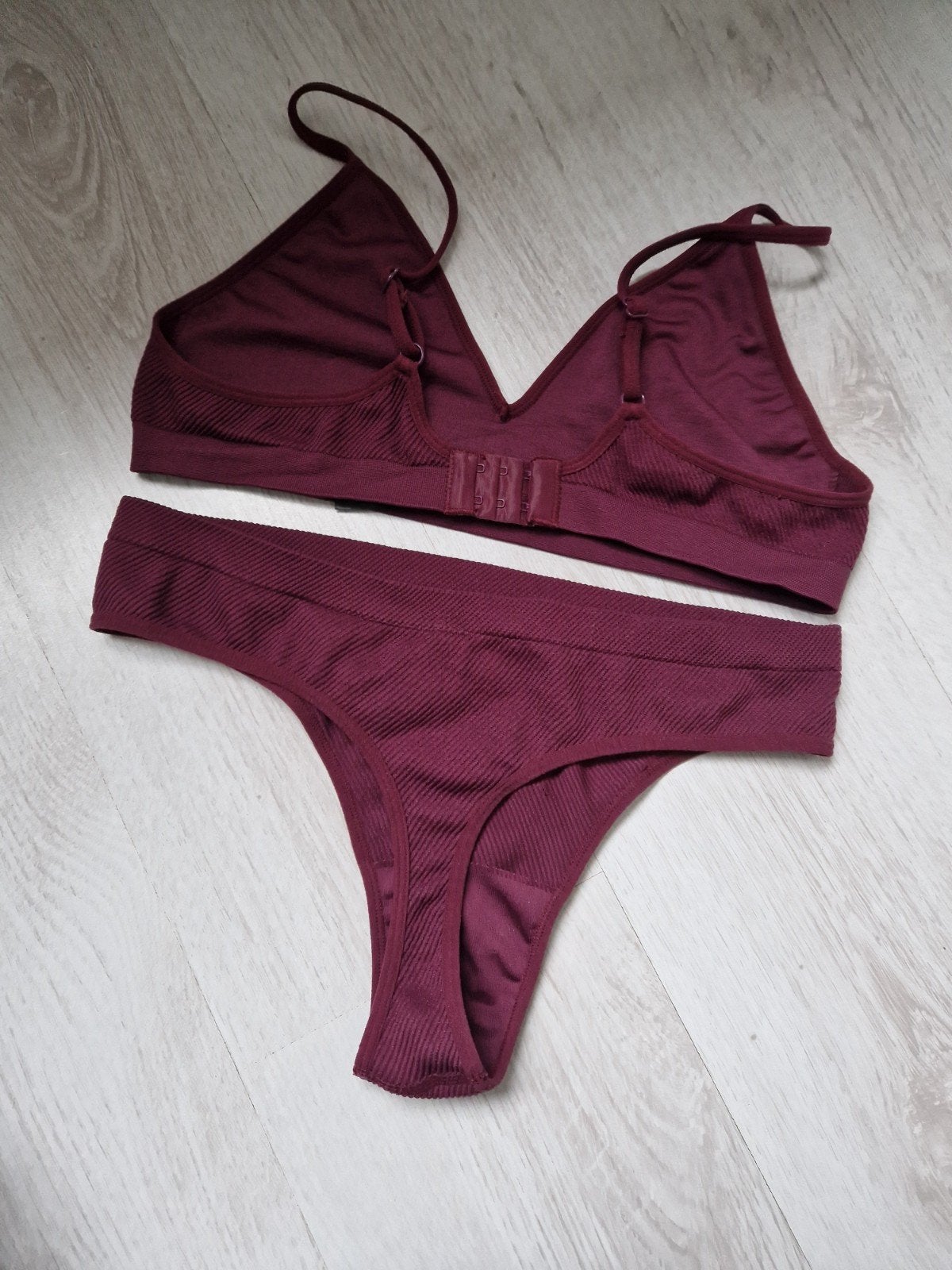 Primark Cares Ribbed BH en String Set - Bordeauxrood, Primark Cares, Ophalen of Verzenden, Rood, Setje